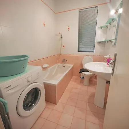 - Spacious 3 Bedroom Sleep 5