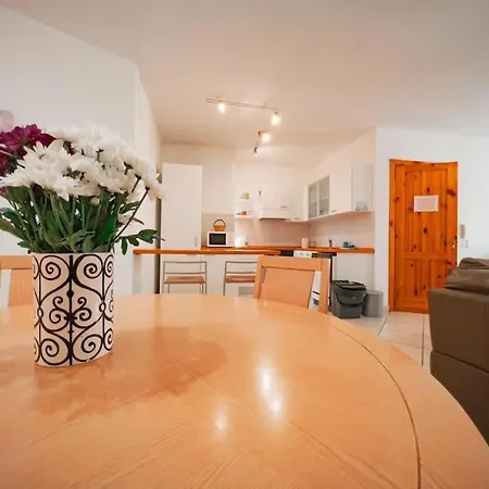 - Spacious 3 Bedroom Sleep 5 Gzira
